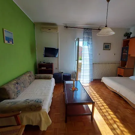 Apartments Fam Tomasic Baska (Krk) Exterior photo