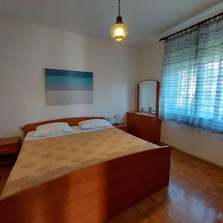 Apartments Fam Tomasic Baska (Krk) Exterior photo
