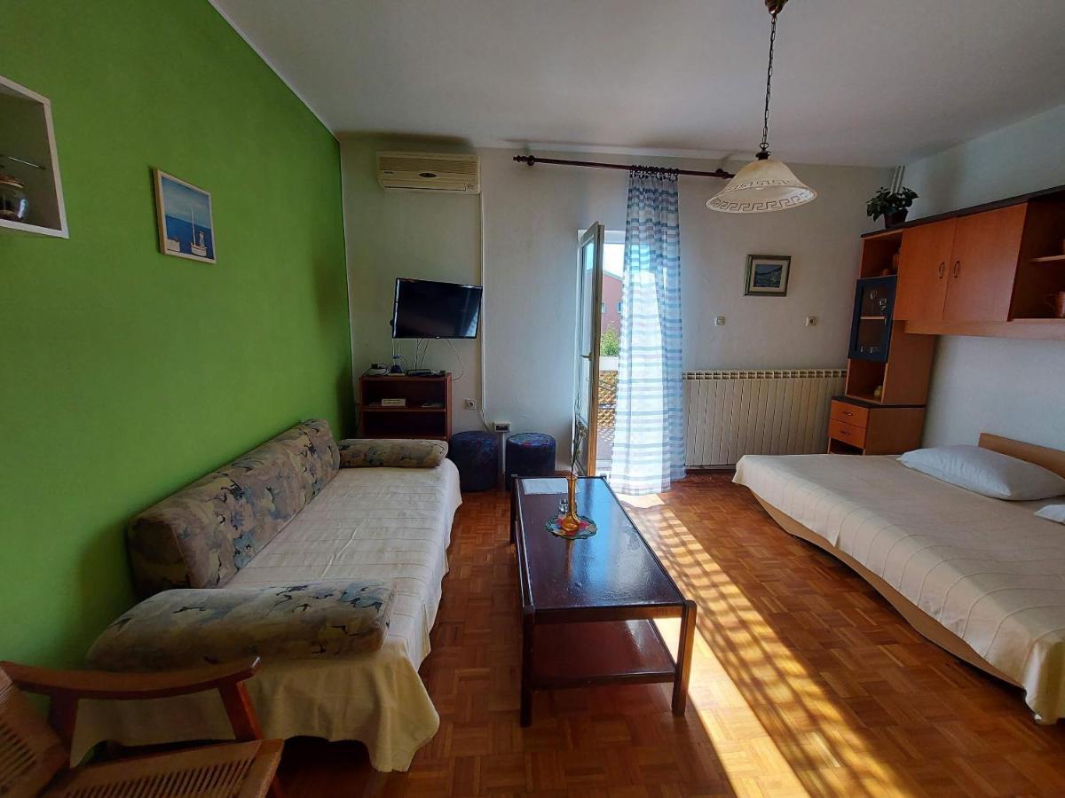 Apartment Fam Tomasic Baska (Krk)